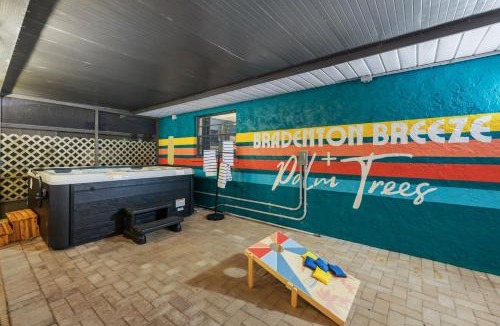 West Bradenton House | Sleeps 14 Sport Court Tiki Bar Heated Pool