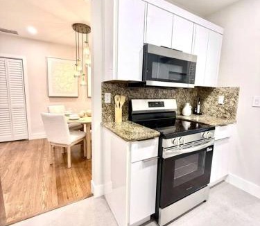 Coral Terrace House | Slice of paradise in Shenley Park