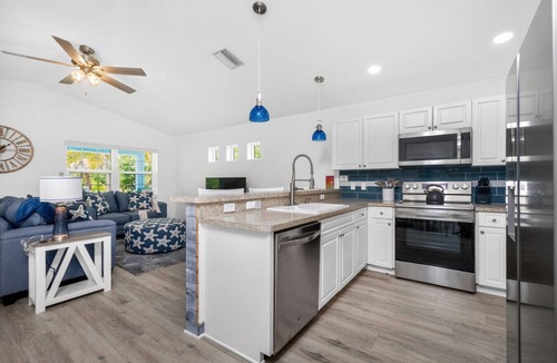 Englewood East House | SloMo Bungalow | Private Pool, Hot Tub & Coastal Retreat Near Englewood Beach