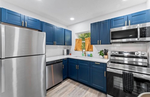 Murray Hill House | SMV Modern Luna Duplex in Murry Hill