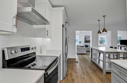 Gulfview Heights House | Snowbird-friendly home near the beach with large yard for dogs, boats, trailers