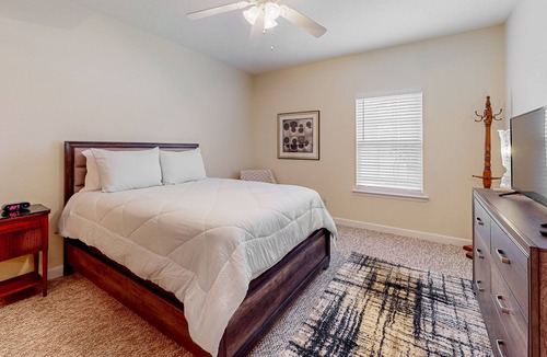 Dock Junction Condo | Snowbird-friendly end condo with back patio, washer/dryer, streaming, central AC