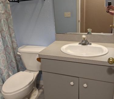 Englewood East Apartment | Snowbirds escape & vacation gateway #b