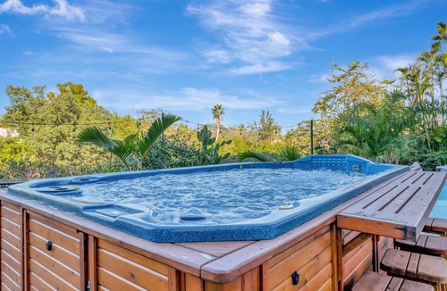 Palmetto House | Soak in the Hot Tub Waterfront! Kayak off the dock