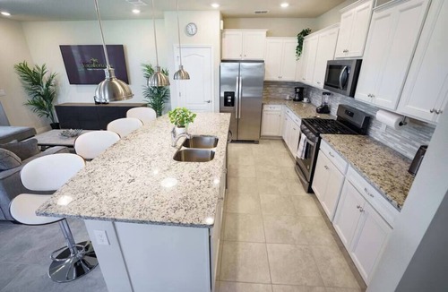 Loughman House | Solterra Resort 5Br w/Pool and Lazy River Resort