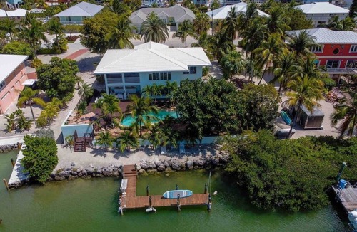 Marathon Villa | Sombrero Beach house with private dock and pool