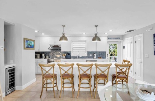 Marathon House | Sombrero Palms
