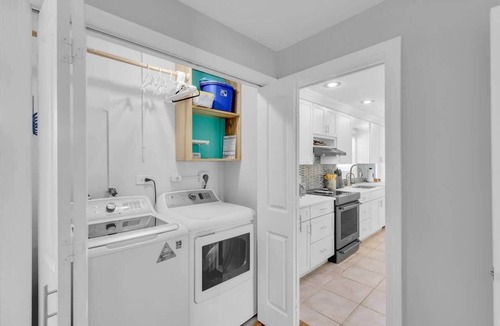 Marathon House | Sombrero Palms