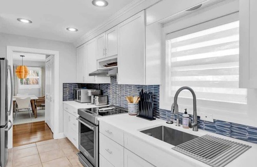Marathon House | Sombrero Palms