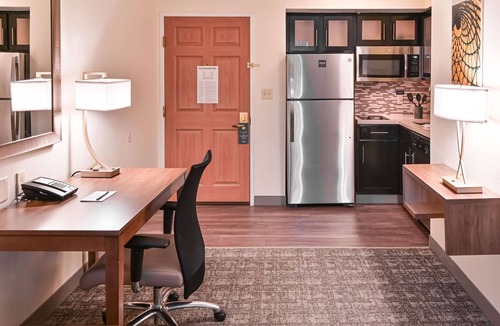 Plantation Hotel | Sonesta ES Suites Fort Lauderdale Plantation