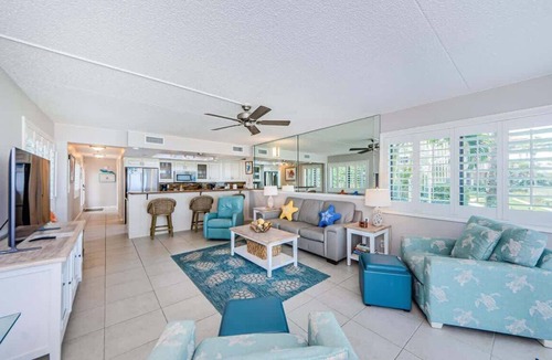 Belleair Beach Condo | Sonrisa 1, Beachfront Condo in Belleair Beach