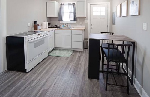 Highpoint House | Soothing 4-bedroom house with AC in Clearwater