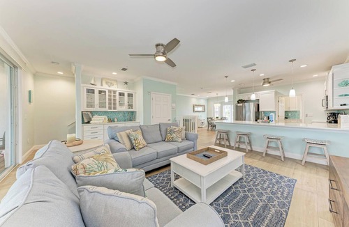 Bradenton Beach Condo | South Beach Village 115-By Island Real Estate Vacations