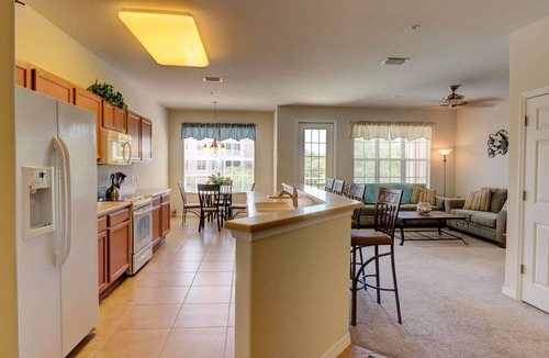 Majestic Palms Condo | South Fort Myers Gated Community! Heated Pool & Hot Tub! Close to Beaches, Shopping & Dining!
