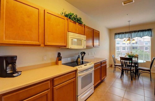 Majestic Palms Condo | South Fort Myers Gated Community! Heated Pool & Hot Tub! Close to Beaches, Shopping & Dining!