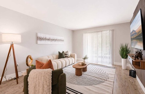 Beach Park Apartment | South Tampa Oasis | Pool, Gym & King Suites