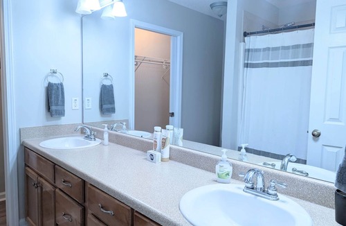 Enterprise House | Southern Comfort 3BR/2.5 bath 5 min to base*pool*