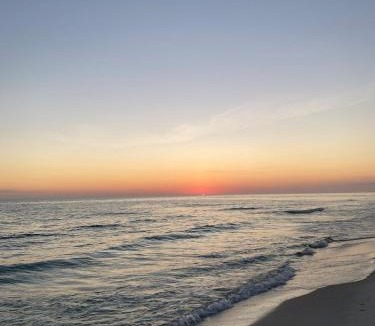 Holiday Isle House | Southern Nights At Destin Pointe Resort