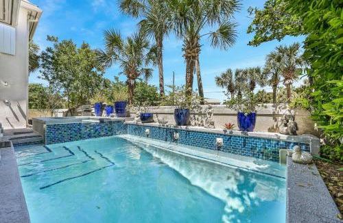 Holiday Isle House | Southern Nights At Destin Pointe Resort
