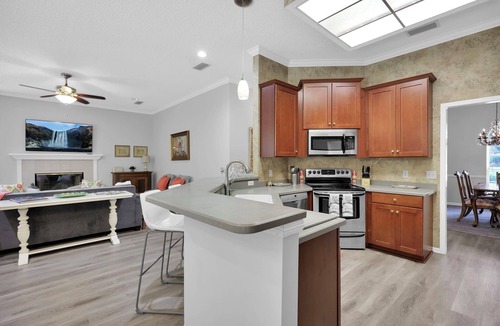 Mandarin House | Southern Oaks Charm FL Pool Home