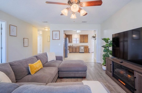 Hahira House | Southern Pines Hideaway – Peaceful Hahira Stay