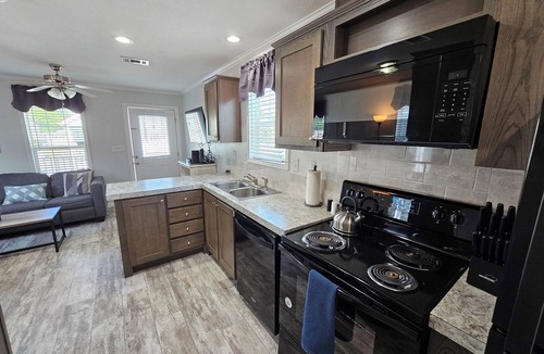 Kissimmee House | SPACIOUS 1 BEDROOM HOUSE IN DISNEY AREA 5 STAR RATED MILL CREEK RESORT 2775