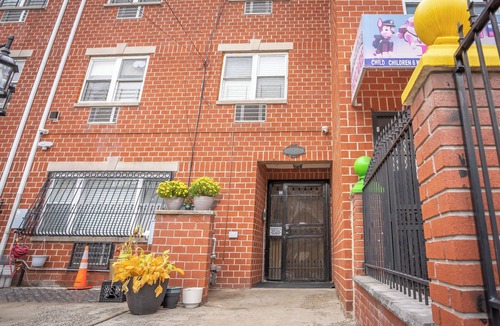 West Bronx Apartment | Spacious 2‑Bedroom Bronx Retreat — Minutes to Manhattan!