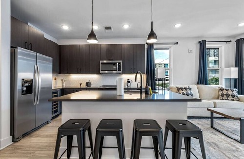 Channel District Apartment | Spacious 2BD Apartment | Close to DT w/Parking!