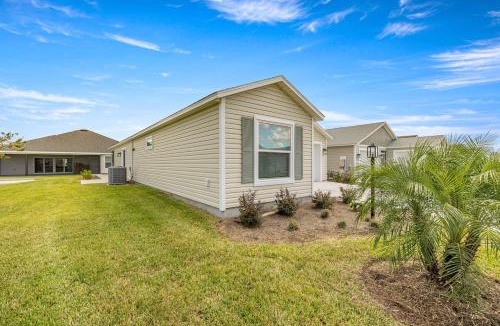 Sumter County House | Spacious 2BR in The Villages With Golf Cart and King Bed