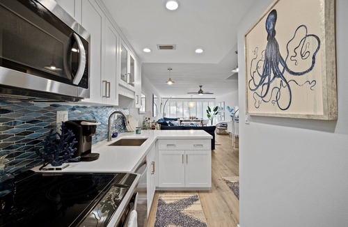 Marathon House | Spacious 2BR + Loft Townhome w/Beach, Pool, & Marina in Gated Community
