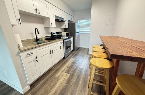 Pinellas Park Apartment | Spacious 2BR Tampa Bay Apartment near Beaches, Arenas & Airport Minutes Away