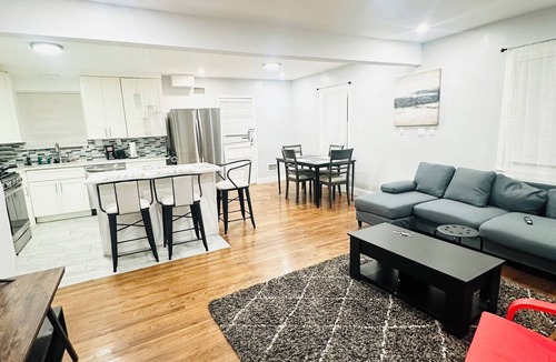 Elmont House | Spacious 3 -Bedroom Home: Your Perfect Family Haven Awaits!"