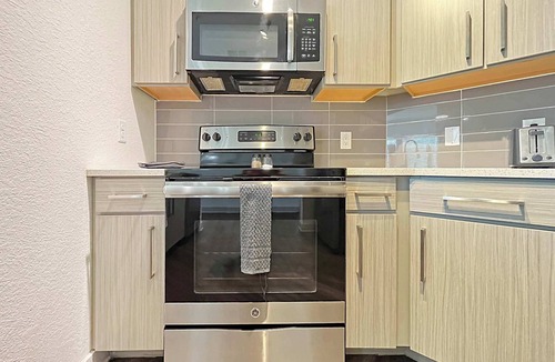 Carver City - Lincoln Gardens Apartment | Spacious 3 BR Haven in Prime Central Tampa