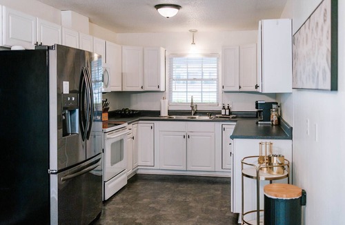 Statesboro House | Spacious 3BR, 2BA Statesboro home with game room - Mins to GSU and Downtown