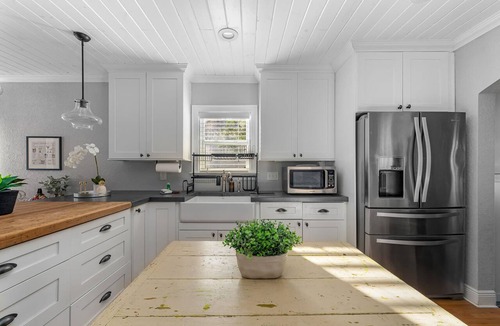 College Park House | Spacious 3BR w/MIL suite & backyard