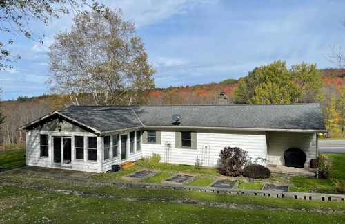 Delhi House | Spacious 4 Bedroom, 2.5 Bath in Catskills and Close to Oneonta/Cooperstown