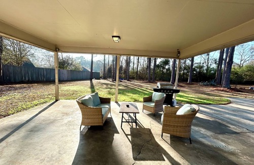 Statesboro House | Spacious 4-bedroom house 5 minutes from GSU and close to everything