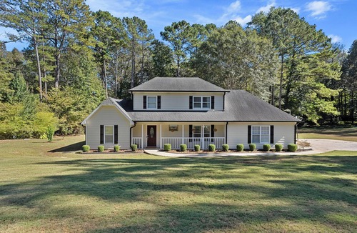 Church Street House | Spacious 4-bedroom house in charming Fayetteville with WiFi, AC