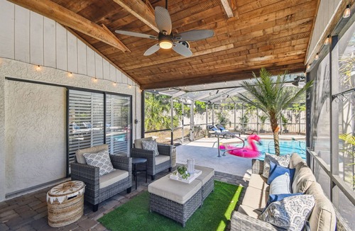 Palm Harbor House | Spacious 4-bedroom house with HEATED POOL, Games room in peaceful Palm Harbor
