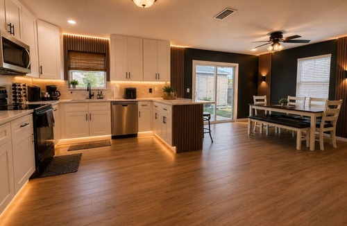 Memphis House | Spacious 4BR 2BA BBQ Mini Putt Backyard Sleep 10