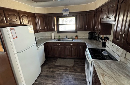 Fremont House | Spacious 4BR Accessible Lake House w/Dock Access, Pontoon & Hosting Spaces