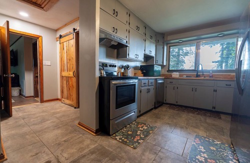 Gadsden House | Spacious 4BR Home- Perfect for Families & Groups! 1 min from Noccalula Falls
