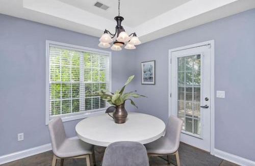 Huntcliff House | Spacious 4BR with Loft Bedroom