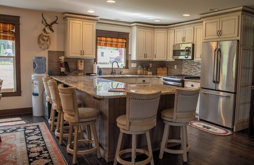 Broadalbin House | Spacious 5-bedroom, 2-bathroom house in charming Broadalbin directly on the lake
