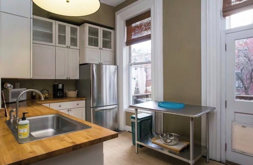 Harlem House | Spacious 5-bedroom townhome in fantastic New York City
