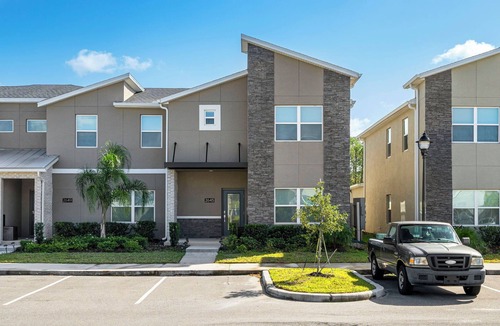 Kissimmee House | Spacious 5BR Townhome w/Pvt Pool, Themed Rooms & Lake View, 10 Min to Disney!
