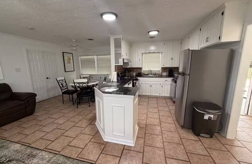 Montgomery House | Spacious 6-bedroom house in soothing Montgomery with AC