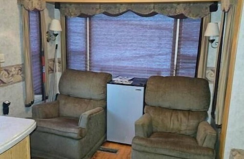 Port Malabar Apartment | Spacious Clean RV Camper