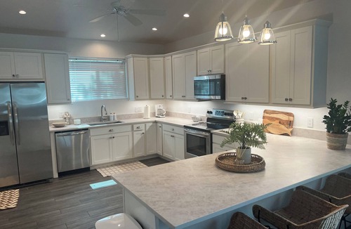 Anglers Park House | Spacious, Completely Renovated 3BR Keys Getaway By John Pennekamp & Restaurants