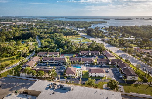 Englewood South Condo | Spacious Condominium at the Heart of Town! Two Miles from the Beach!